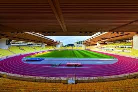 2024 赛季：费城人队核心哈珀在对阵大都会时击出两支 430 英尺以上的本垒打