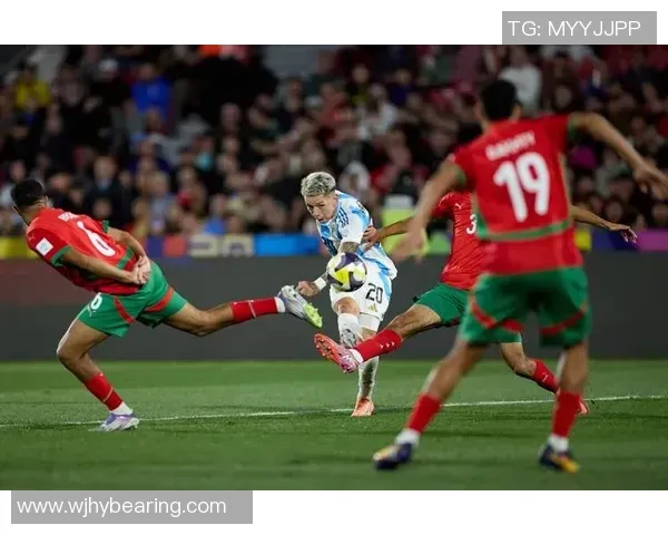 突发！惨遭右膝韧带二级扭伤，一个月2次啊，大合同彻底没了